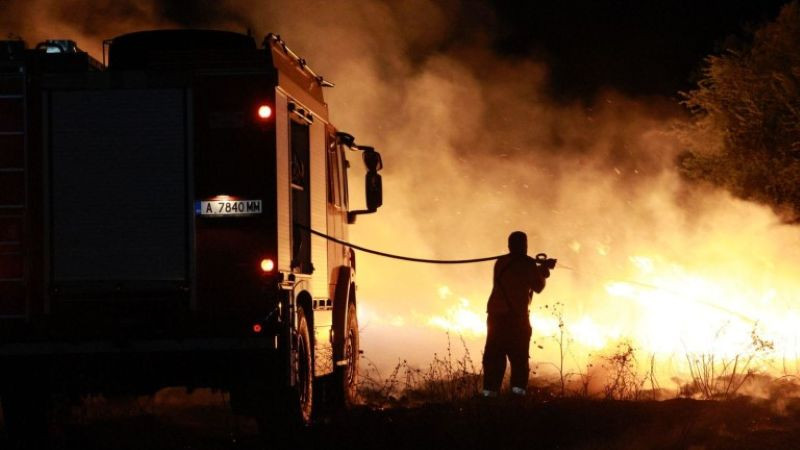 Късо съединение предизвика пожар в къща в Бургаско, загина 93-годишна жена